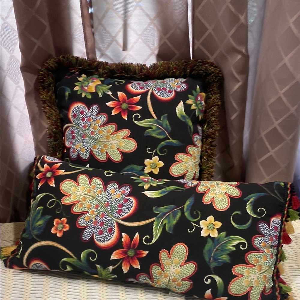 Pier I Coordinating Matching Accent Pillows, 2 Pillow Set Floral